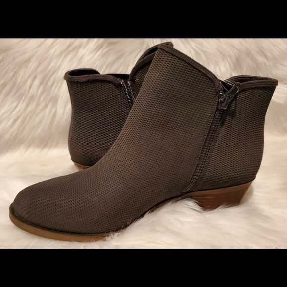 Kensie Ladies' Short Suede Boot Gerona - Picture 4 of 8